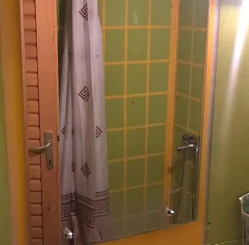 Vasica Grozd Chata *